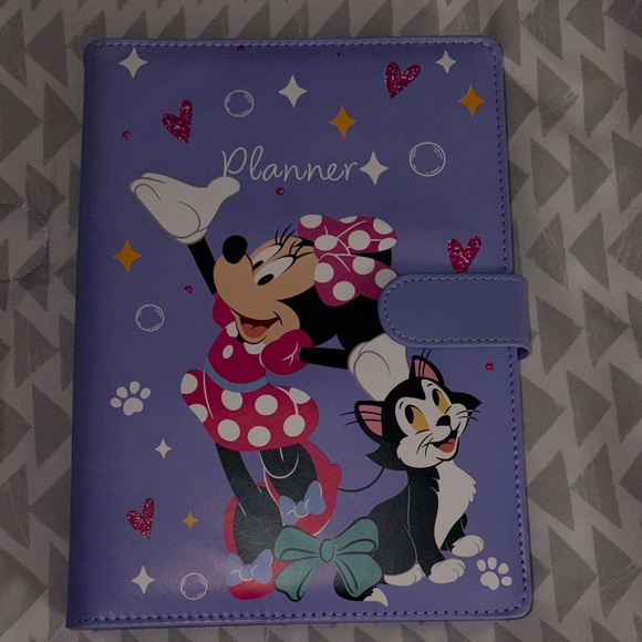 Disney  Minnie Mouse and Figaro Planner - Picture 2 of 9